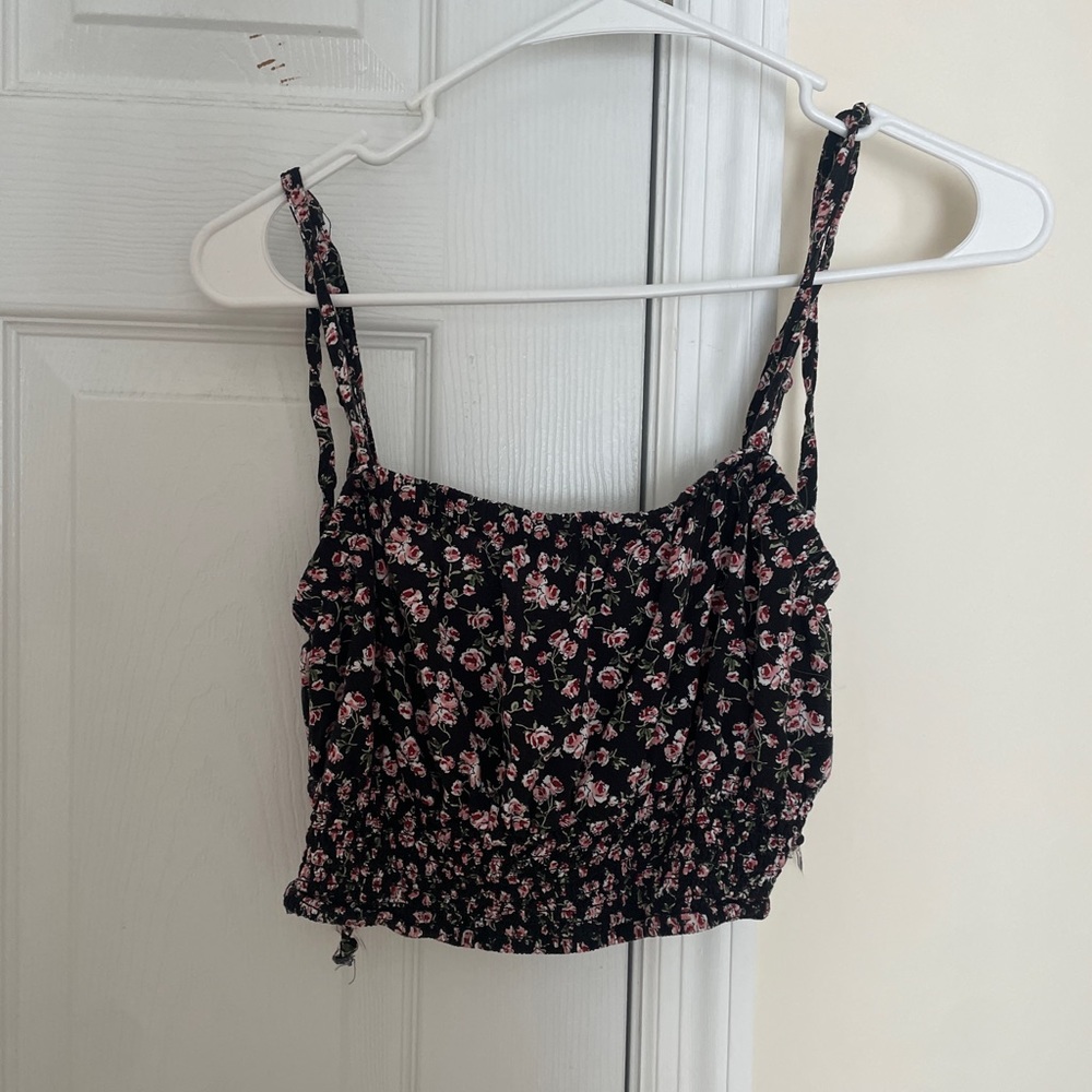 BLACK AND FLORAL CROP TOP SIZE SMALL